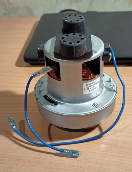 dvigatel-dlia-pylesosa-rs-rt900587