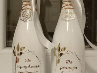 vesilne-oformlenniadekor-pliasok-sampanskogo