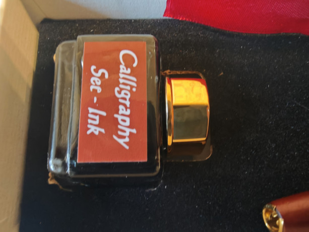 firmova-perova-rucka-rucnoyi-roboti-big-2