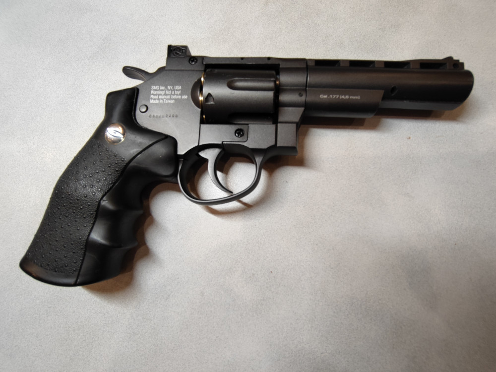 revolver-pnevmaticeskii-gletcher-sw-b4