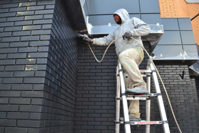 professionalnaia-pokraska-sten-kotoraia-vygliadit-dorogo-i-sluzit-dolgo-big-1