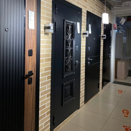 nadeznye-vxodnye-dveri-ot-proizvoditelia-v-krivom-roge-big-1