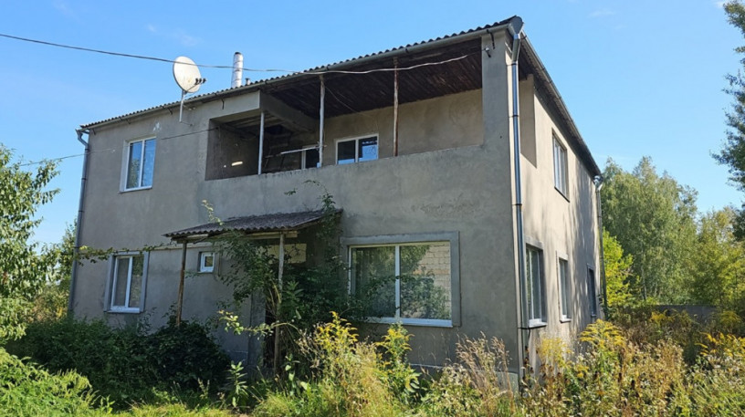 budinok-poruc-z-lisom-69-km-do-stolici-big-4