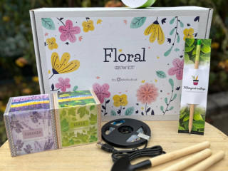 eko-risennia-korporativni-podarunki-na-8-bereznia-z-logotipom-vasoyi-kompaniyi