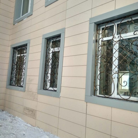 resetki-na-okna-i-dveri-izgotovit-krivoi-rog-big-1