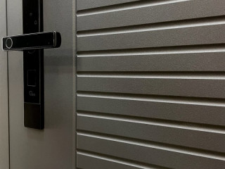 kupiti-vxidni-dveri-u-krivomu-rozi