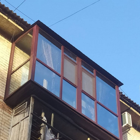 cina-na-francuzkii-balkon-u-krivomu-rozi-big-3