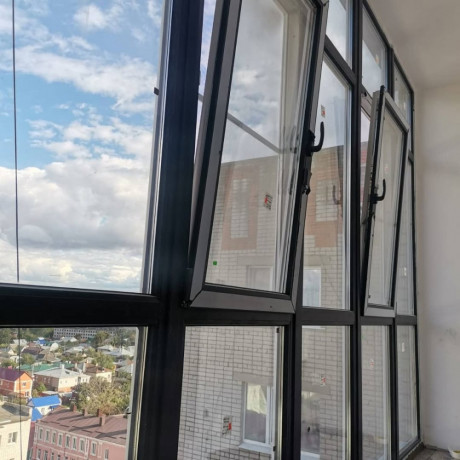 cina-na-francuzkii-balkon-u-krivomu-rozi-big-4