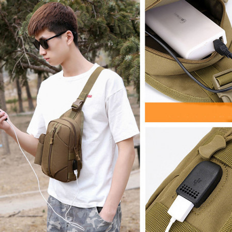 takticeskaia-sumka-cerez-pleco-vodonepronicaemaia-sumka-sling-iz-kordury-na-4-karmanai-usb-razieemom-big-2